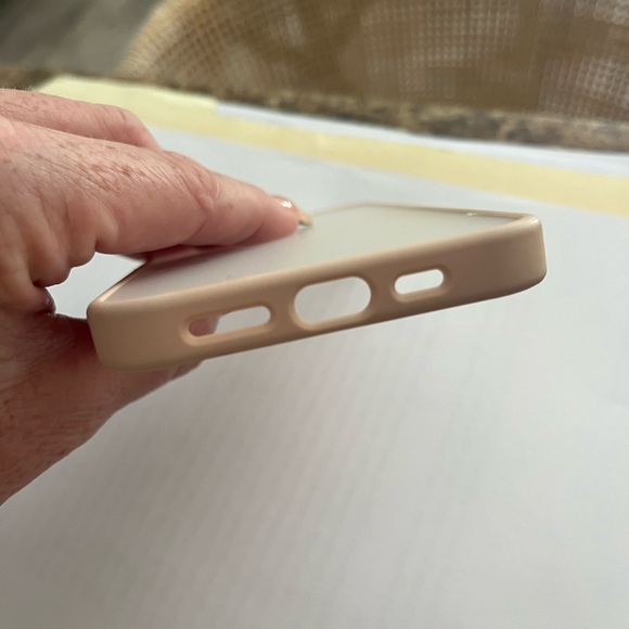 iPhone 13 Case 🩷 - Picture 5 of 5